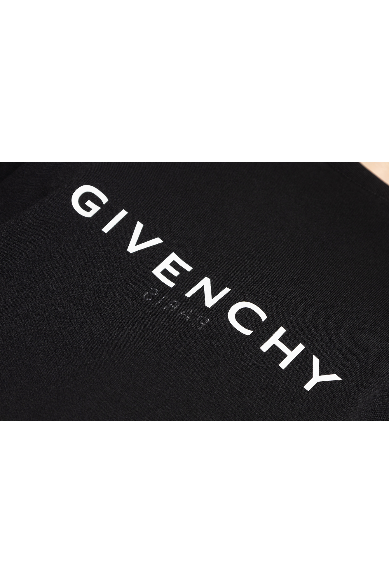 Czarny T-shirt z logo Givenchy - Vitkac Polska